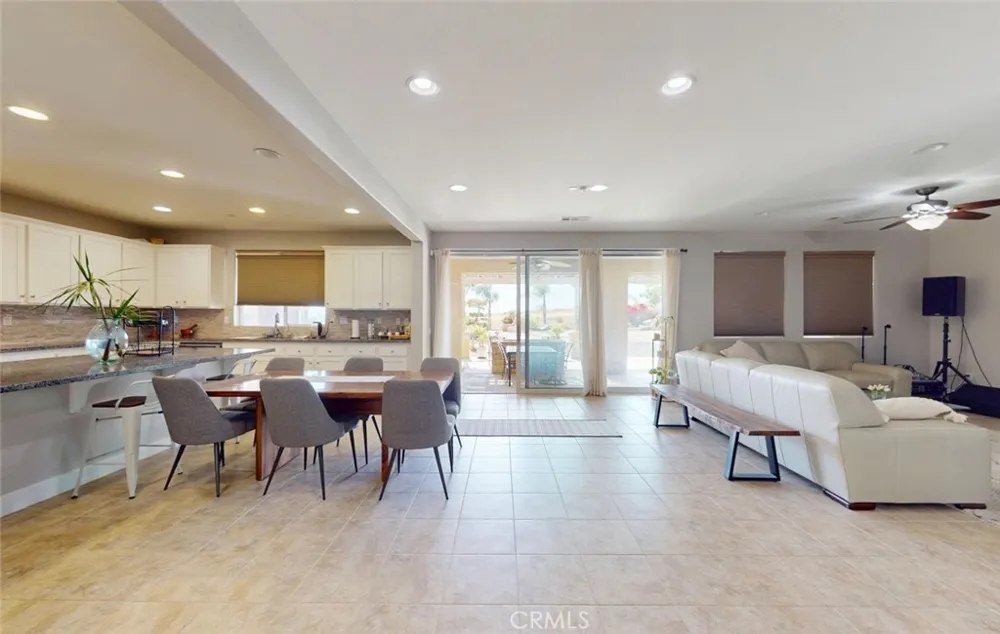 17465 Fairbreeze Riverside, CA 92504