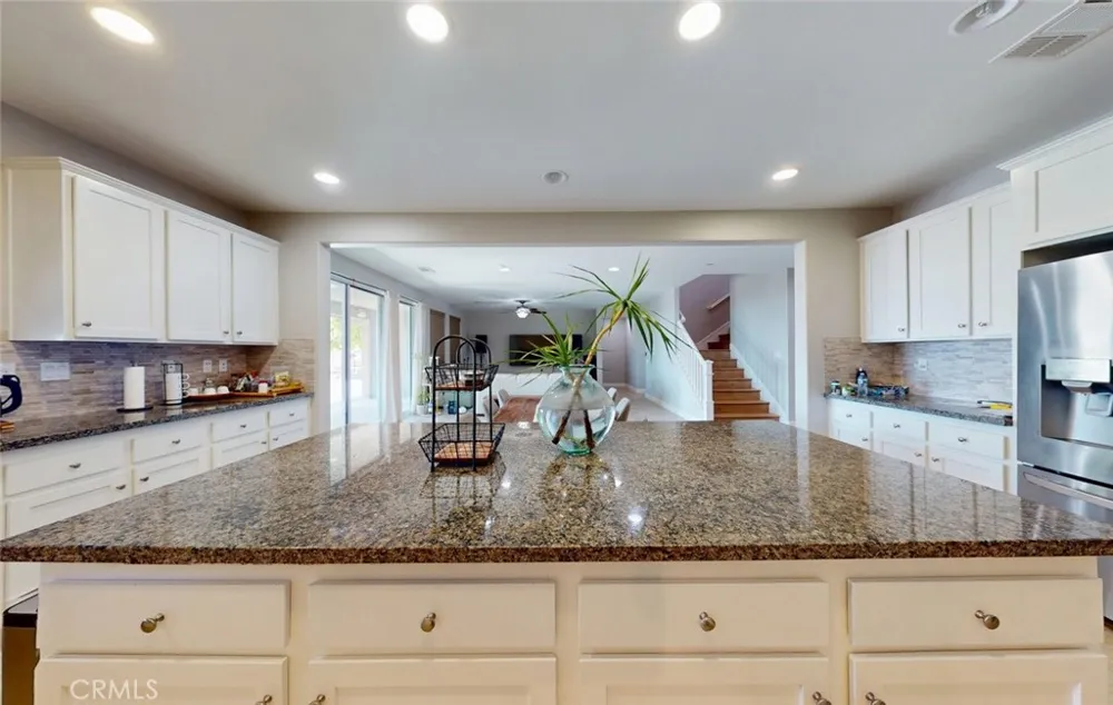 17465 Fairbreeze Riverside, CA 92504