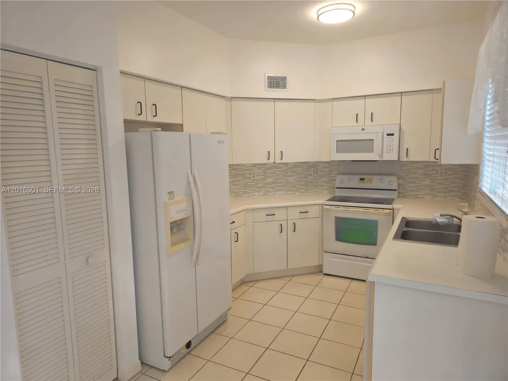 14715 Balgowan Rd #104-9 Miami Lakes, FL 33016