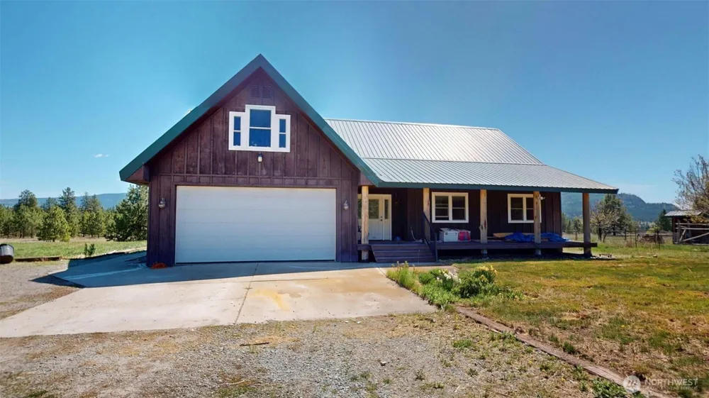 37 No Name Rd Oroville, WA 98855