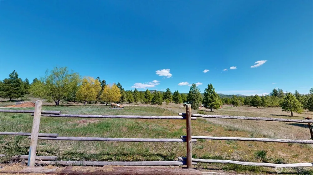 37 No Name Rd Oroville, WA 98855