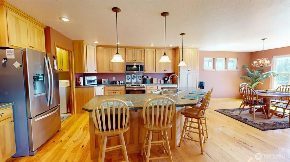 37 No Name Rd Oroville, WA 98855