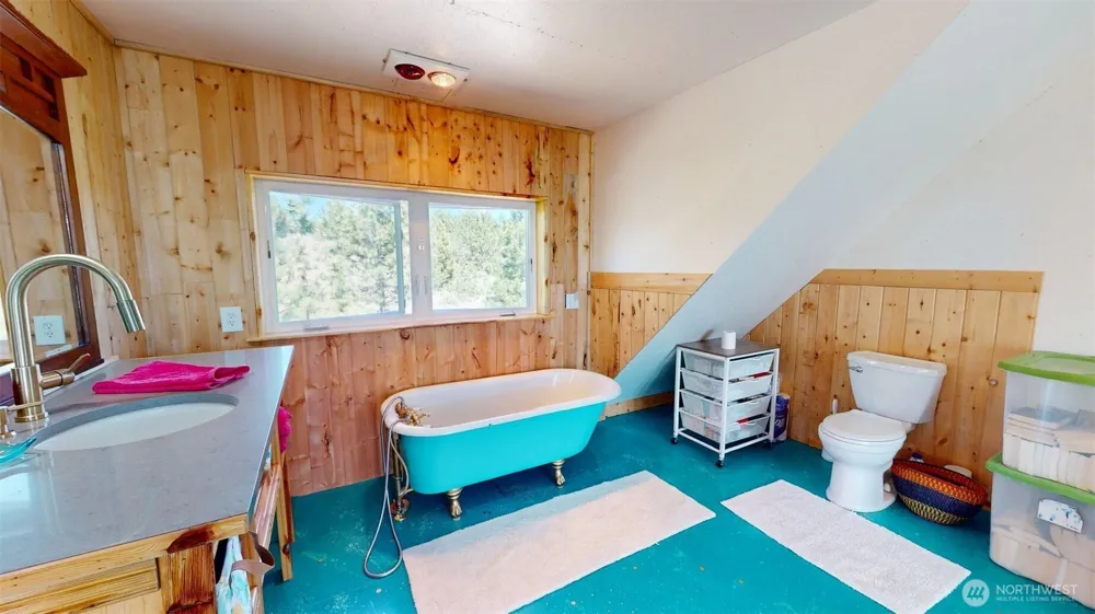 37 No Name Rd Oroville, WA 98855