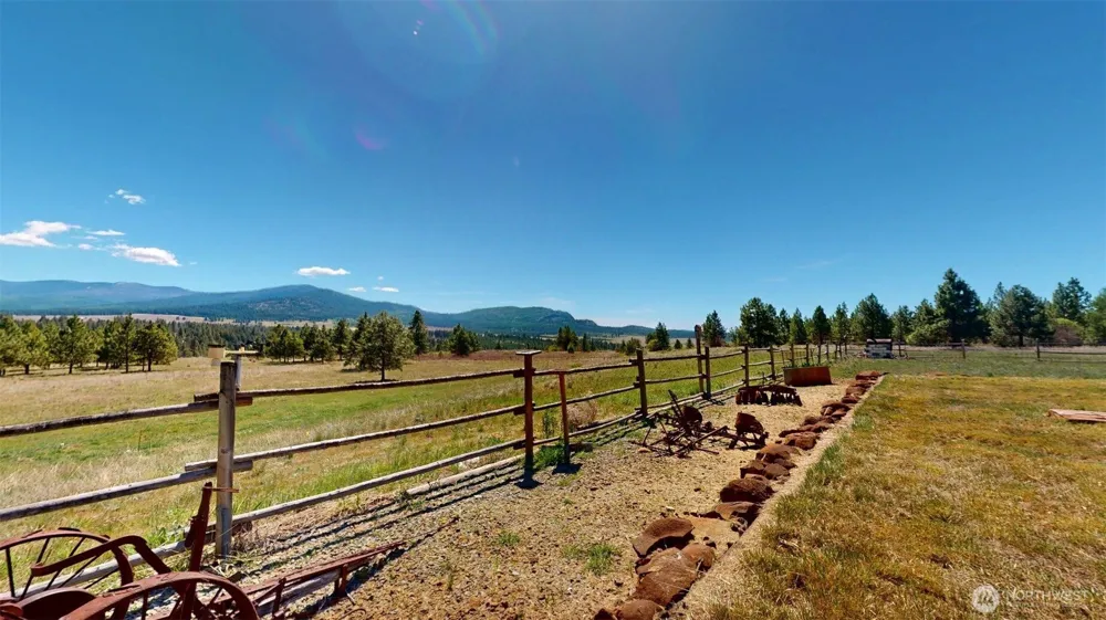 37 No Name Rd Oroville, WA 98855