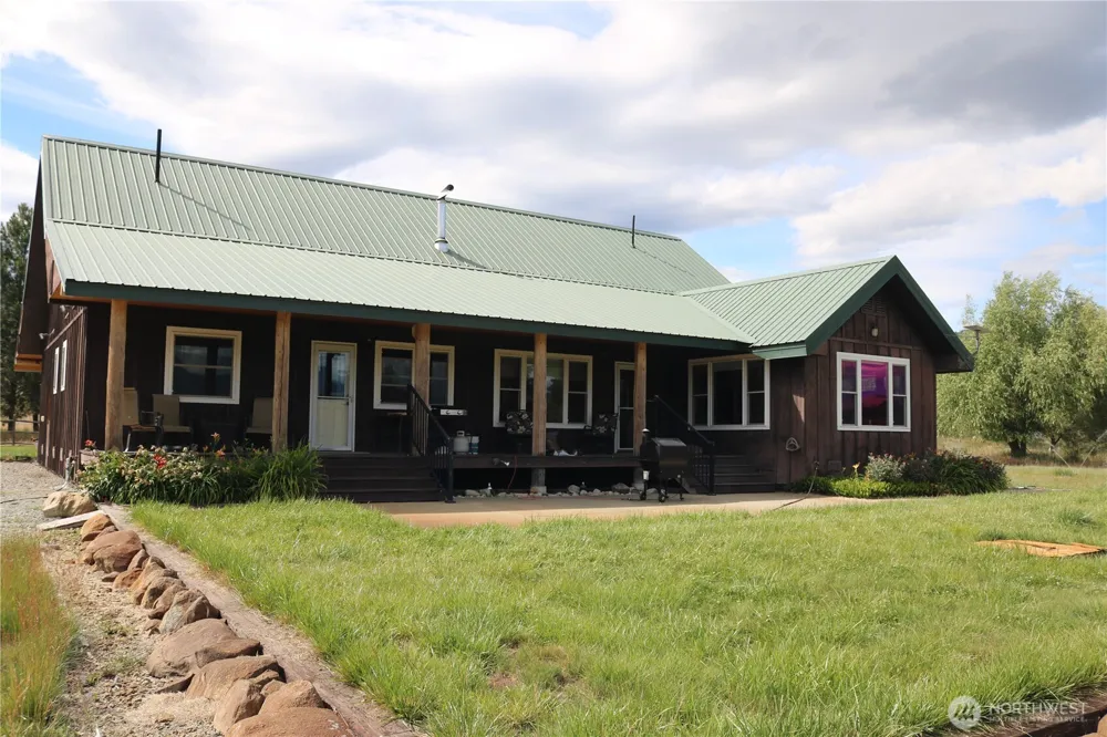 37 No Name Rd Oroville, WA 98855