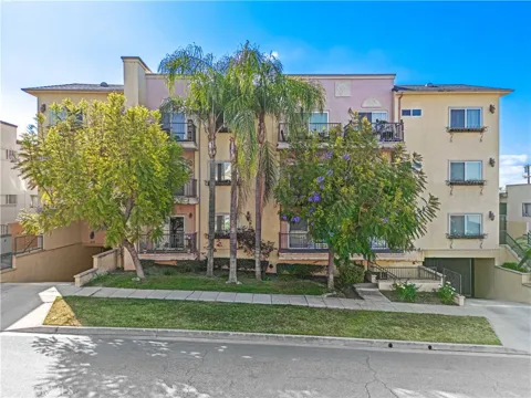 626 E Orange Grove Avenue #301