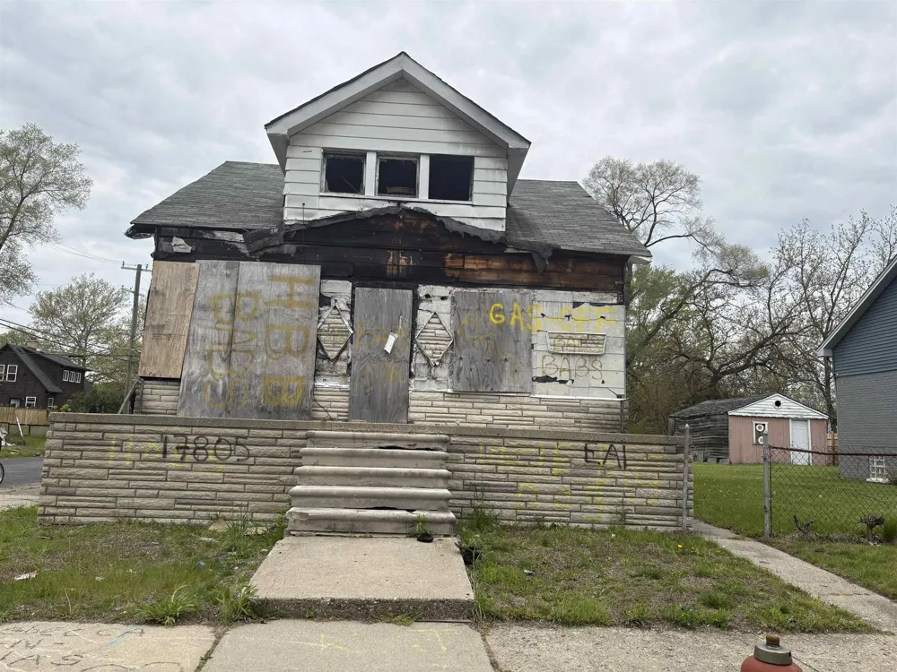 17805 Fleming Street Hamtramck City, MI 48212
