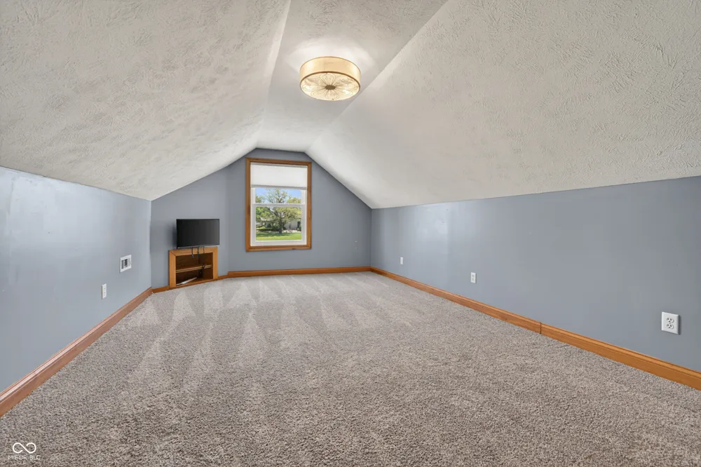 757 E 1000 Alexandria, IN 46001