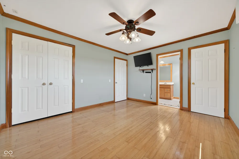 757 E 1000 Alexandria, IN 46001