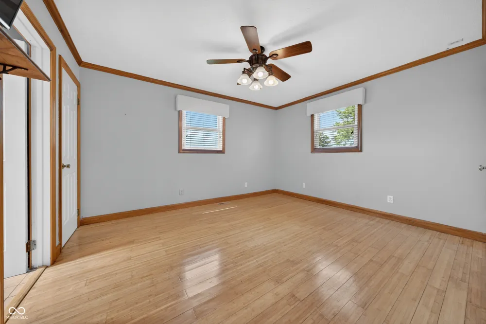 757 E 1000 Alexandria, IN 46001