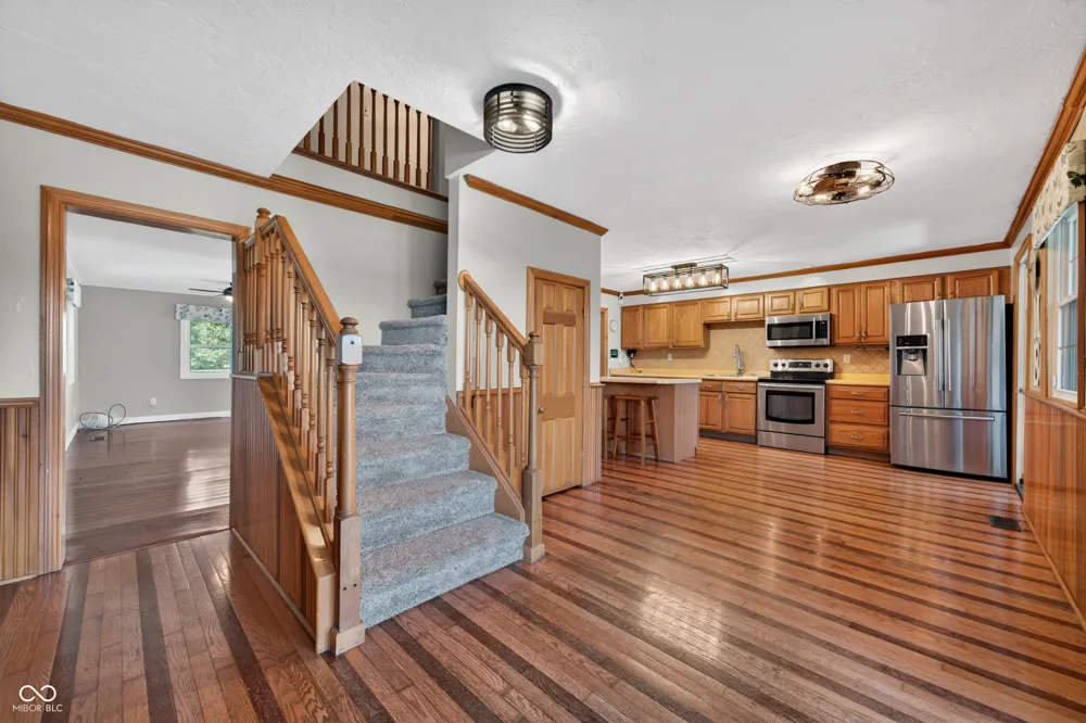 757 E 1000 Alexandria, IN 46001