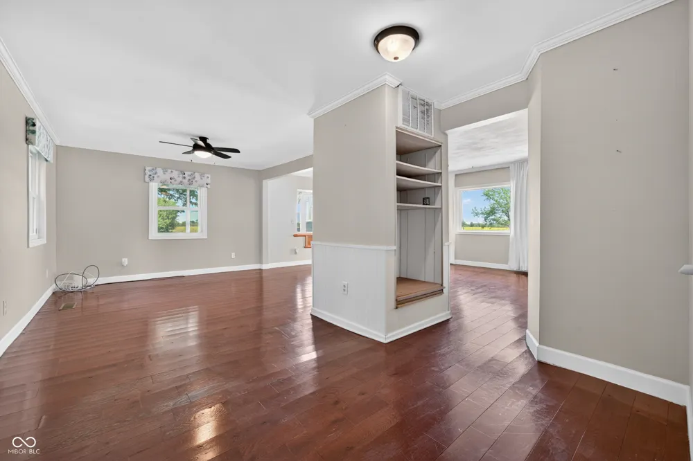 757 E 1000 Alexandria, IN 46001
