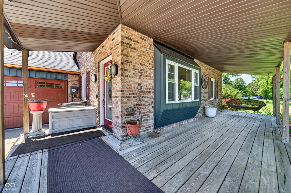757 E 1000 Alexandria, IN 46001