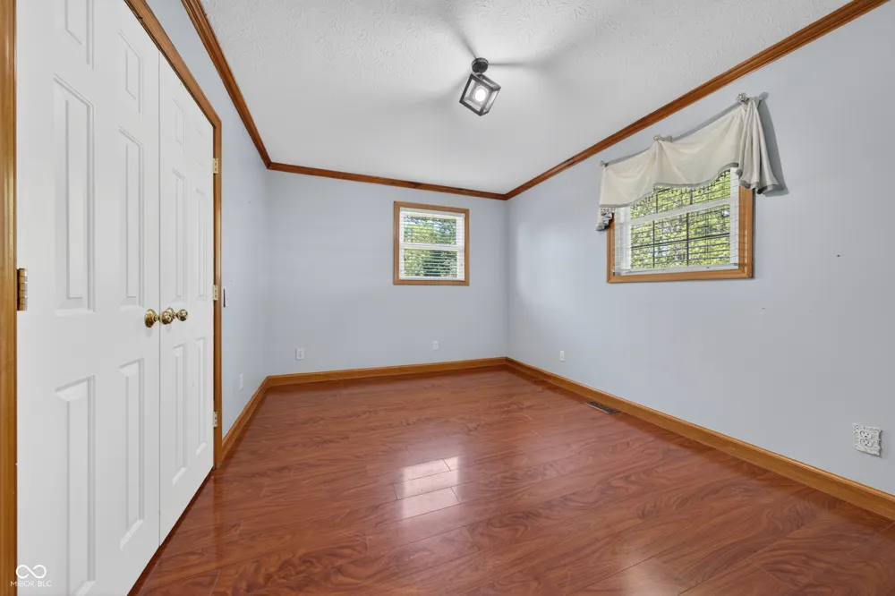 757 E 1000 Alexandria, IN 46001