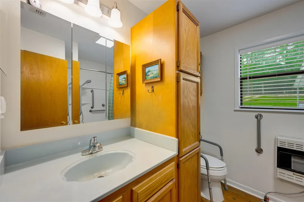 20 Waco Elkhart, TX 75839