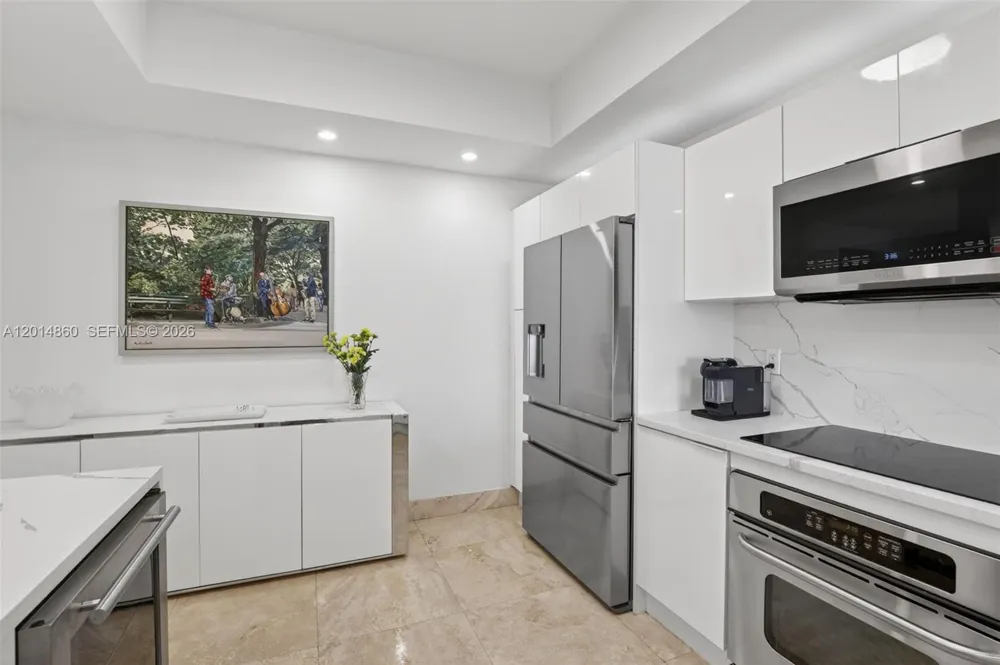 3330 NE 190th St #1817 Aventura, FL 33180