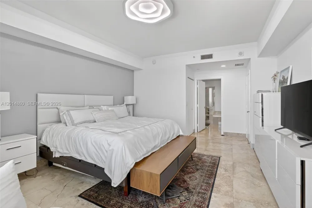 3330 NE 190th St #1817 Aventura, FL 33180