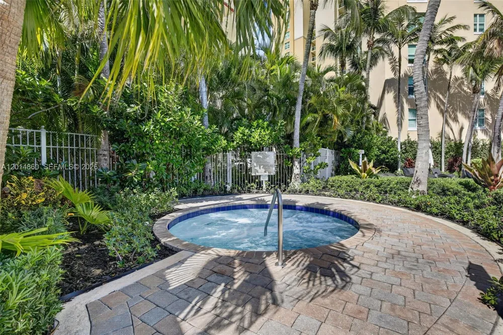 3330 NE 190th St #1817 Aventura, FL 33180