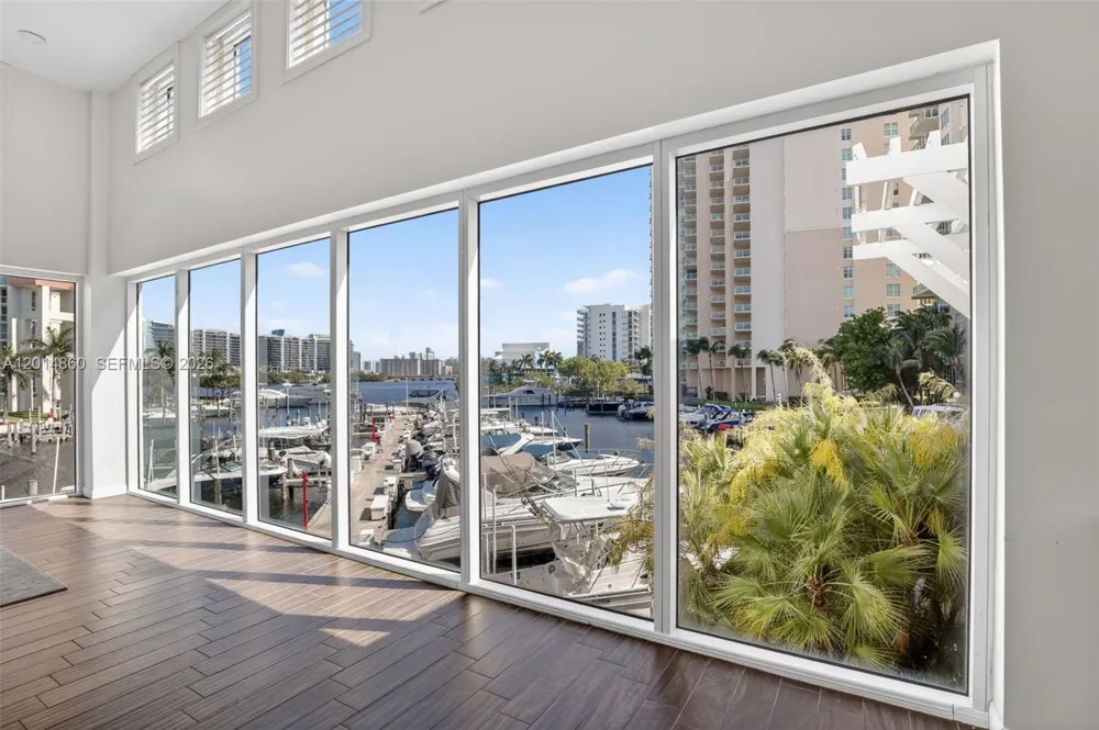 3330 NE 190th St #1817 Aventura, FL 33180