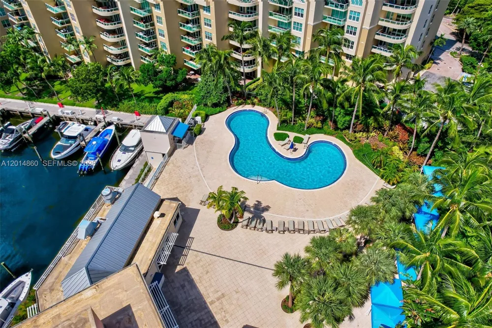 3330 NE 190th St #1817 Aventura, FL 33180