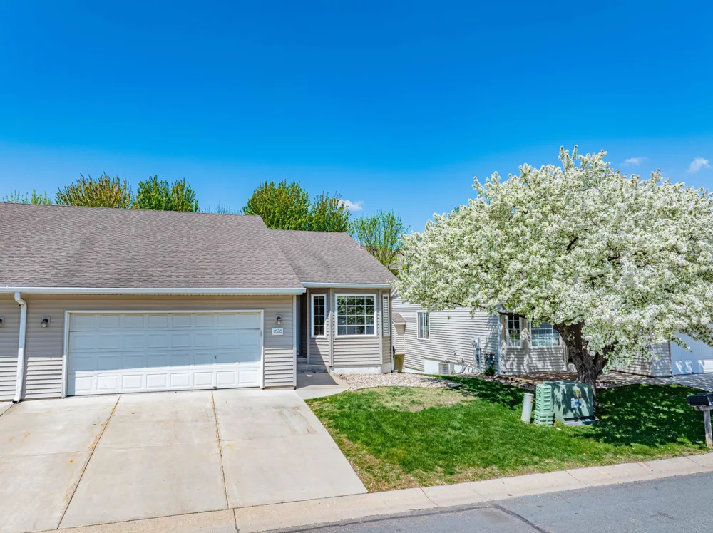 1020 Primrose Lane Waconia, MN 55387