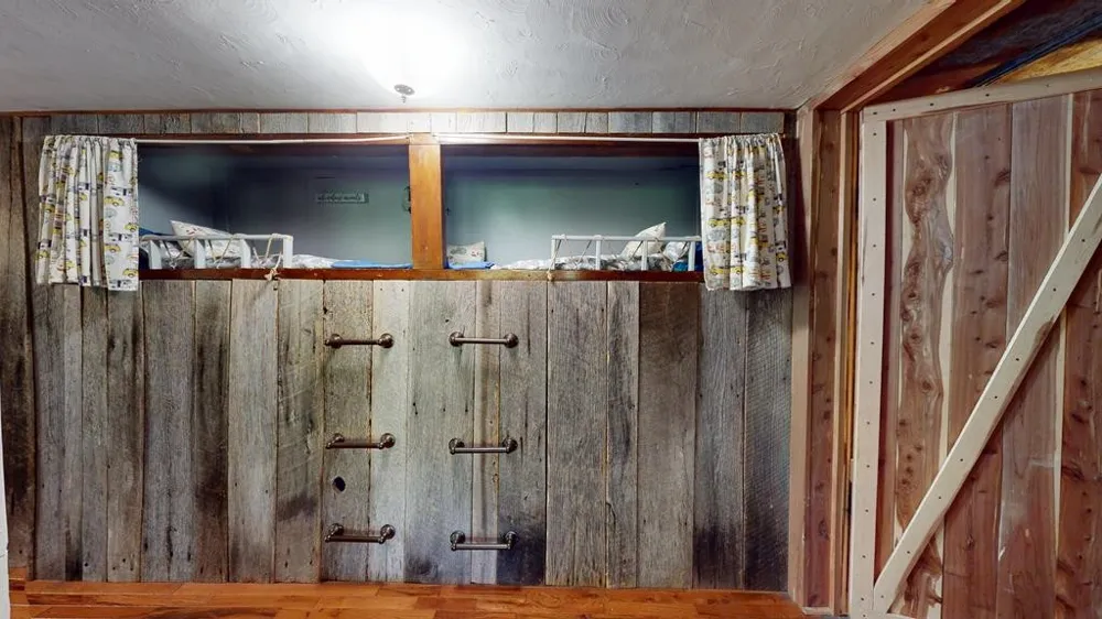 8045 Sarah Thomas Rd Silver Point, TN 38582