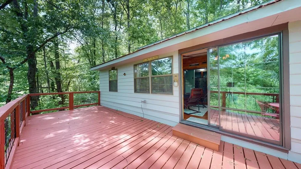 8045 Sarah Thomas Rd Silver Point, TN 38582