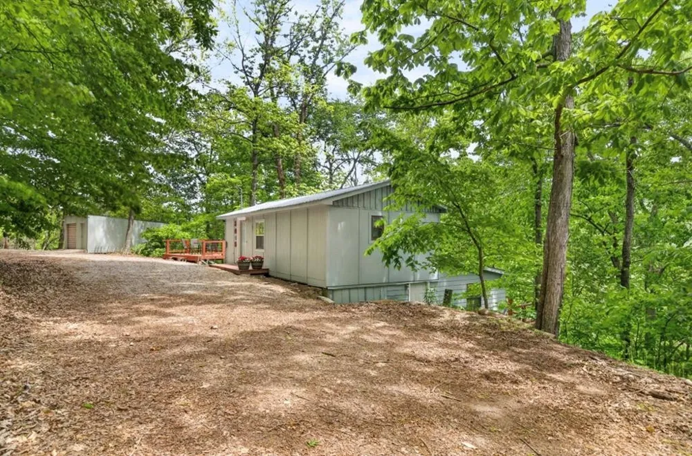 8045 Sarah Thomas Rd Silver Point, TN 38582