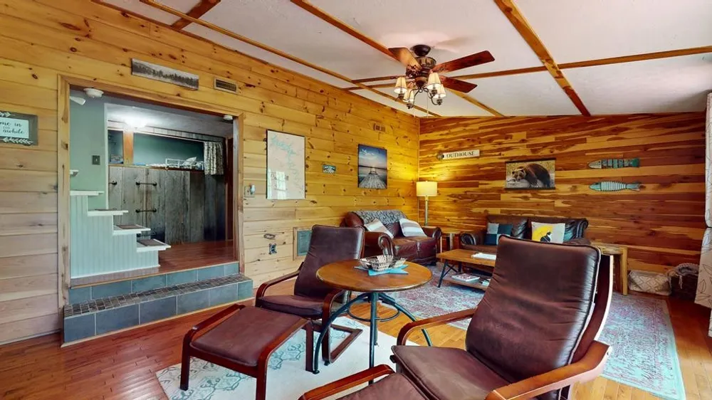 8045 Sarah Thomas Rd Silver Point, TN 38582