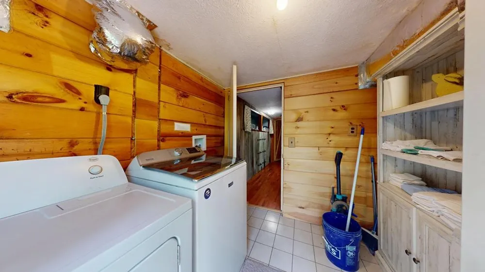 8045 Sarah Thomas Rd Silver Point, TN 38582