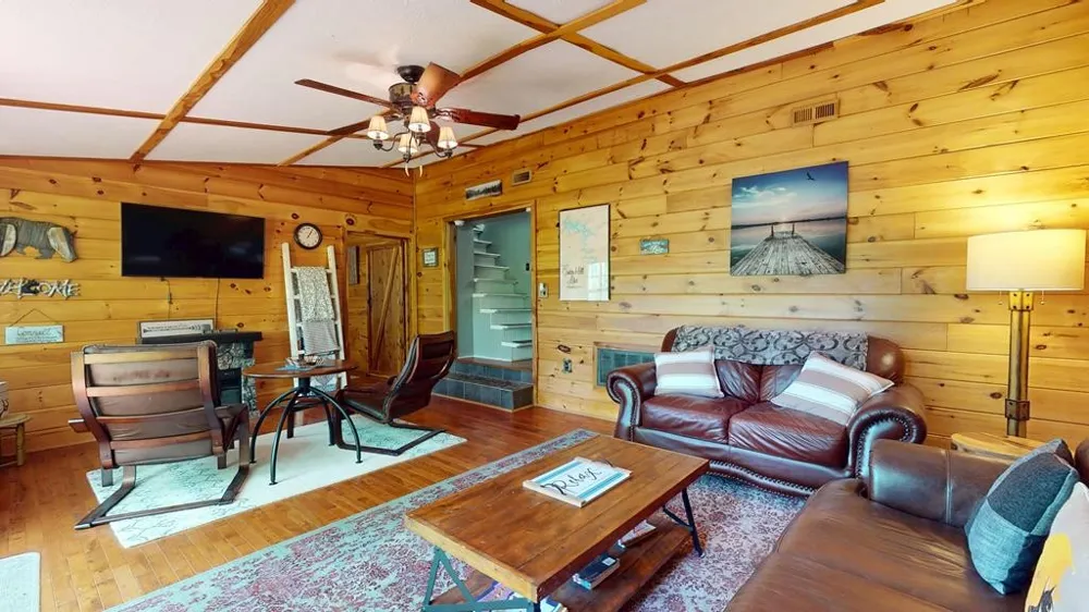 8045 Sarah Thomas Rd Silver Point, TN 38582