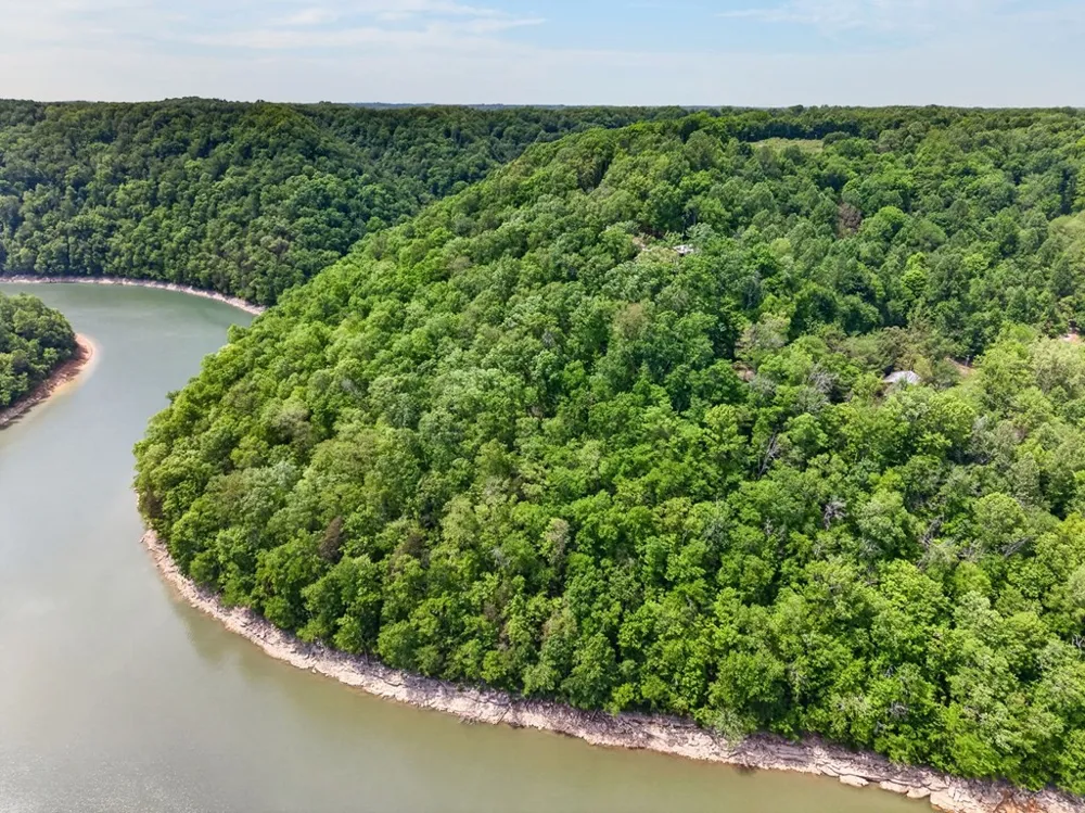 8045 Sarah Thomas Rd Silver Point, TN 38582