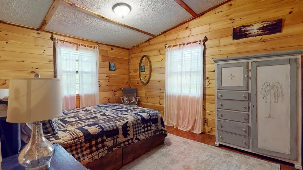 8045 Sarah Thomas Rd Silver Point, TN 38582