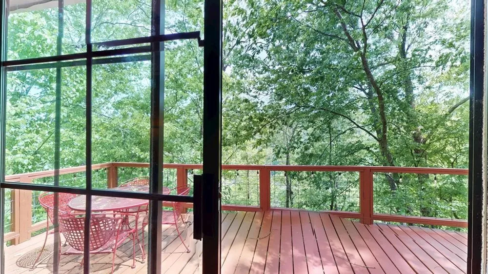 8045 Sarah Thomas Rd Silver Point, TN 38582
