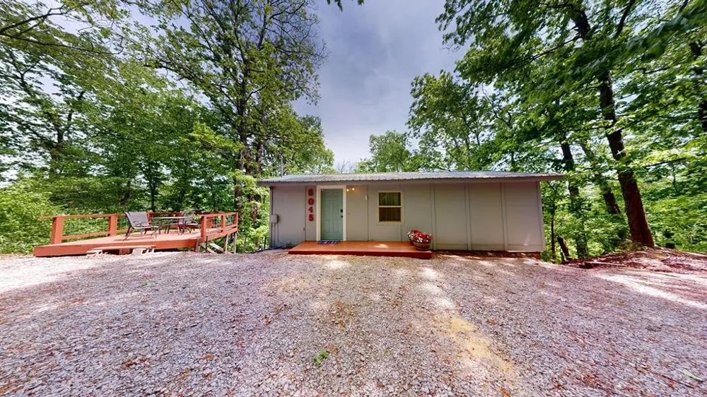 8045 Sarah Thomas Rd Silver Point, TN 38582