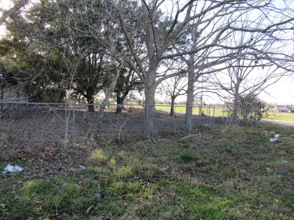1103 Us Highway 59 Edna, TX 77957