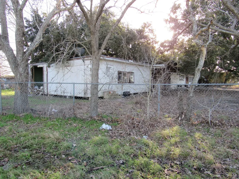 1103 Us Highway 59 Edna, TX 77957