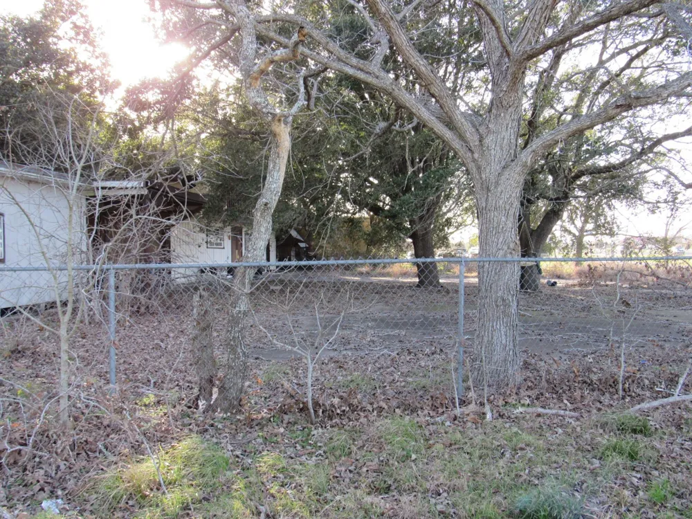 1103 Us Highway 59 Edna, TX 77957