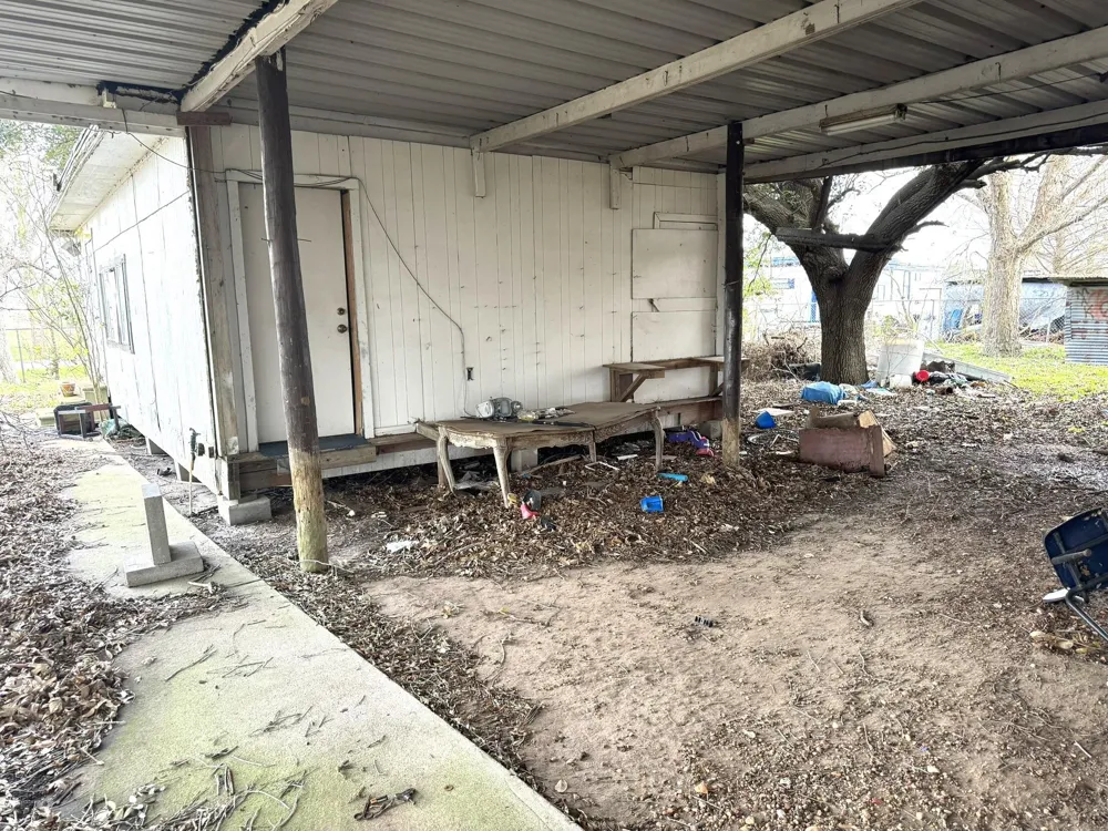 1103 Us Highway 59 Edna, TX 77957