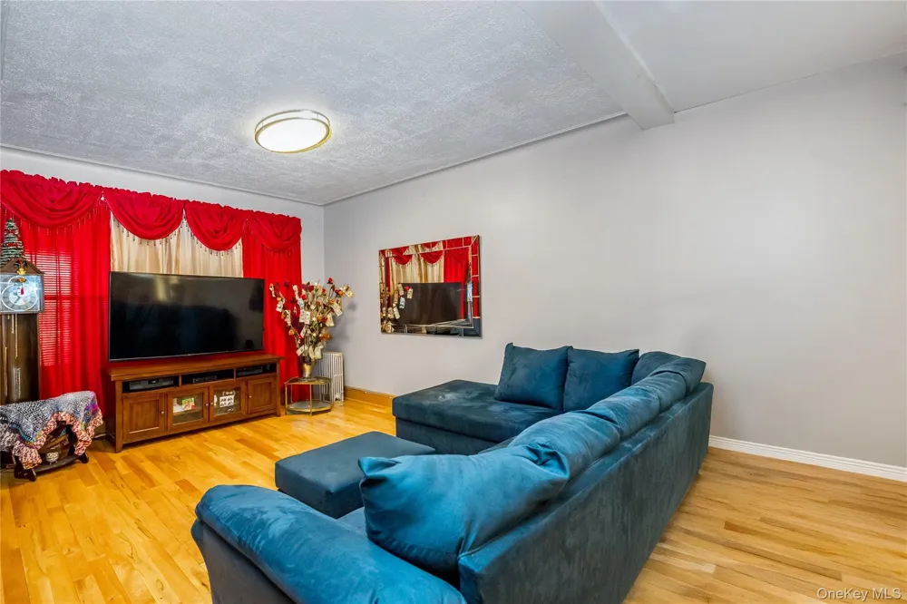 8050 88th Road Woodhaven, NY 11421