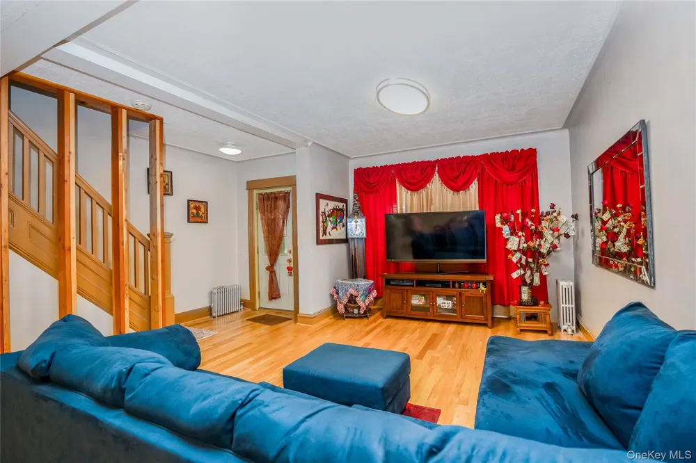 8050 88th Road Woodhaven, NY 11421