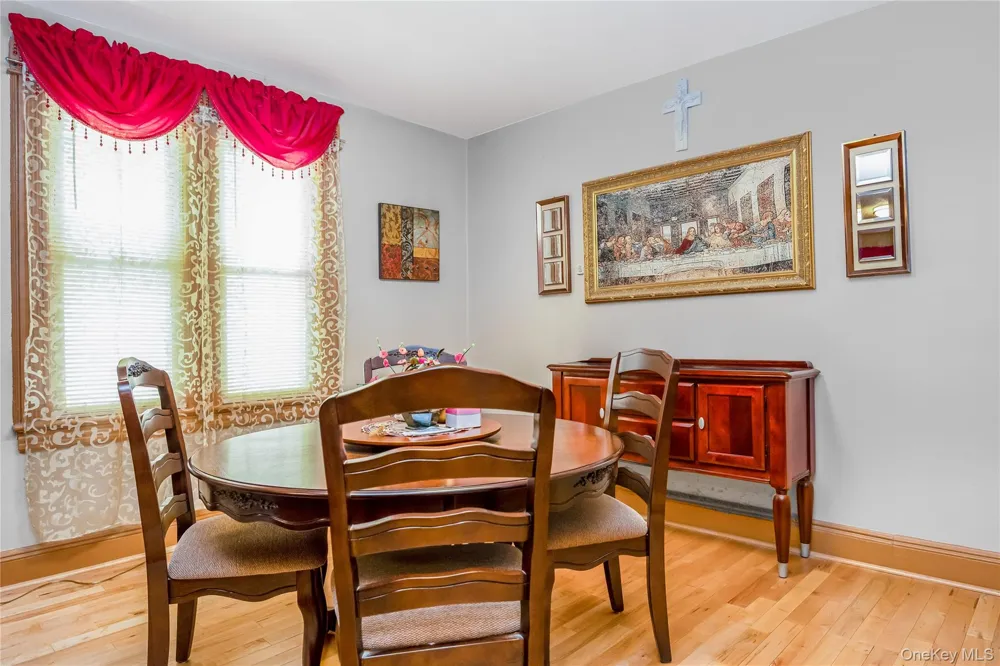 8050 88th Road Woodhaven, NY 11421