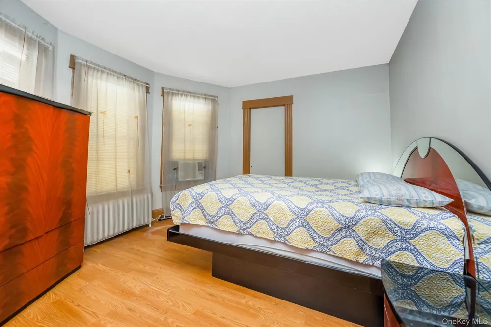 8050 88th Road Woodhaven, NY 11421