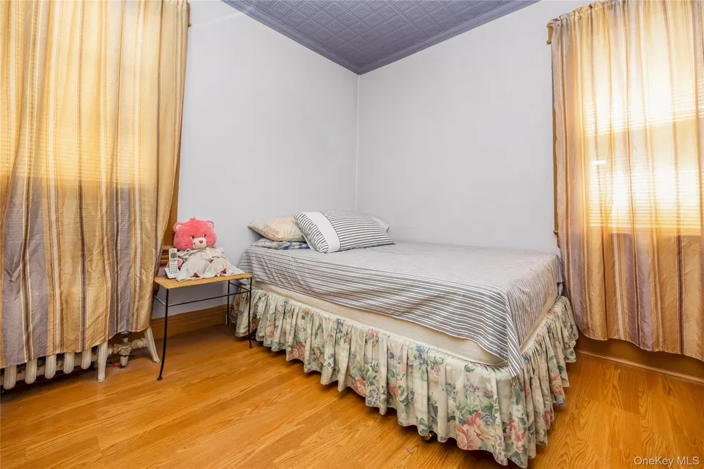 8050 88th Road Woodhaven, NY 11421