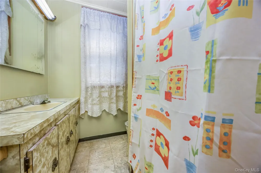 8050 88th Road Woodhaven, NY 11421