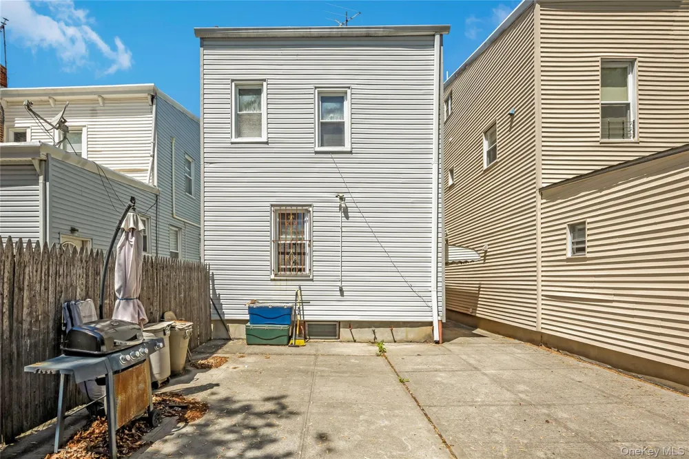 8050 88th Road Woodhaven, NY 11421