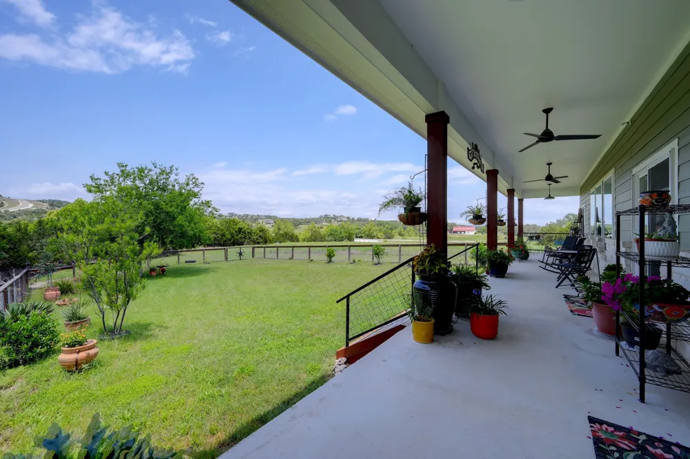 202 Falling Oak Drive Blanco, TX 78606