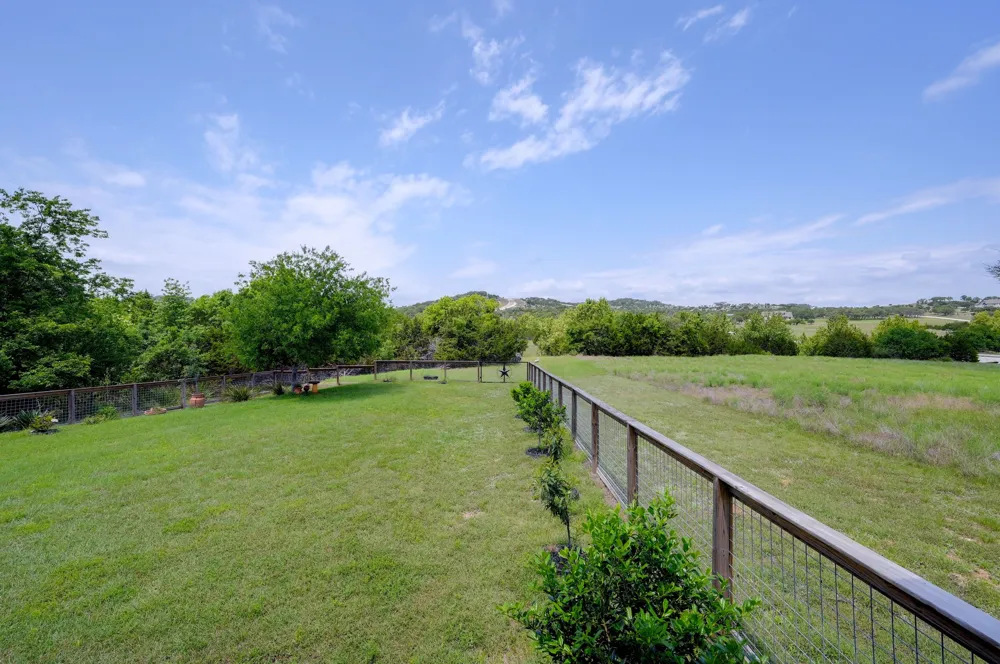 202 Falling Oak Drive Blanco, TX 78606