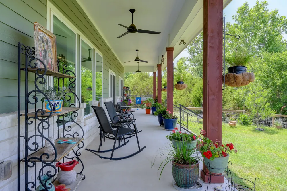 202 Falling Oak Drive Blanco, TX 78606