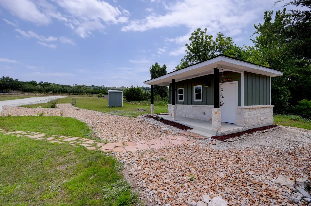 202 Falling Oak Drive Blanco, TX 78606